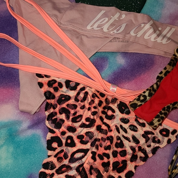 Victoria Secret - Picture 10 of 12